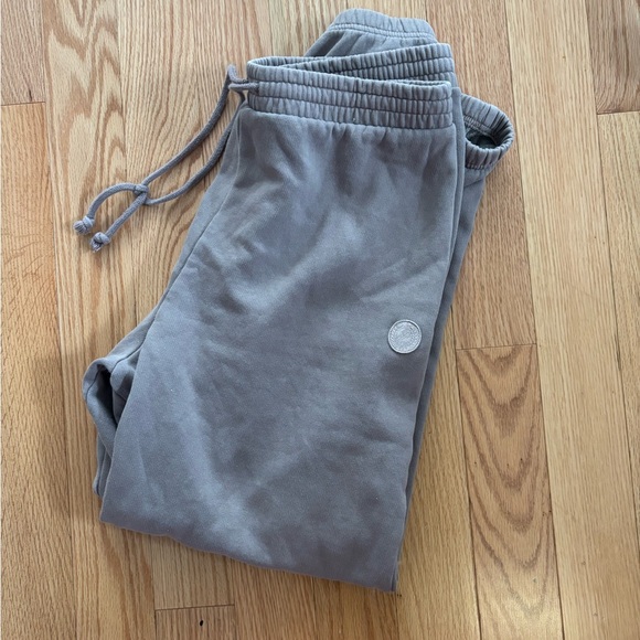 PINK Victoria's Secret Gray Sweatshirt & Joggers Set - Picture 5 of 8